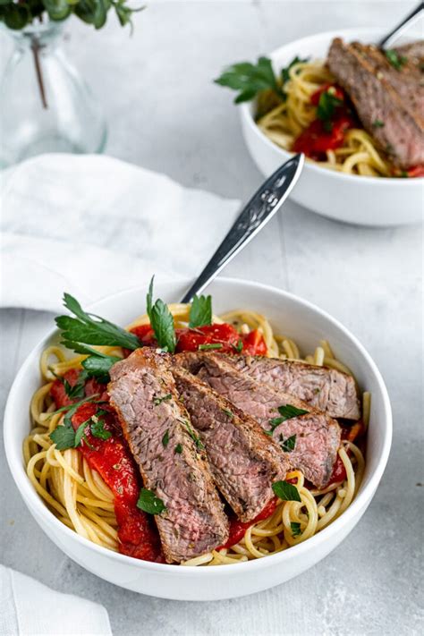 Easy Marinara Steak Pasta (Steak Spaghetti) .